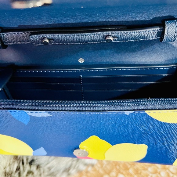 nwt! L🍋VE! this kate spade ♠️ small flap crossbody in citrus print - Picture 12 of 17